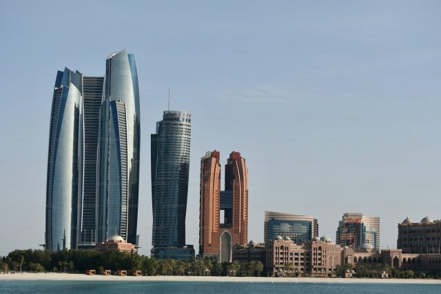 Abu Dhabi moderna per itinerari negli Emirati