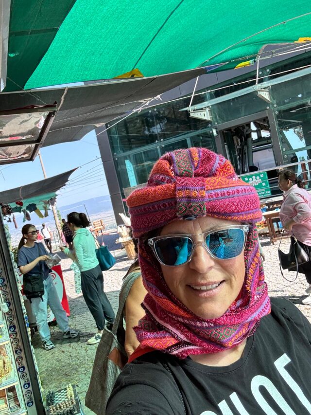 Giorgia in Turchia durante un viaggio esplorativo